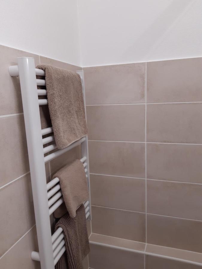 Studio Hyper Centre Avec Balcon Apartment Chateauroux Exterior photo